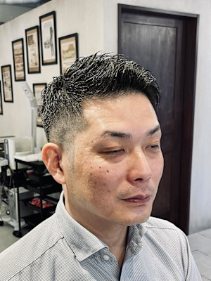 【40代 男性】ビジネス刈上げショート