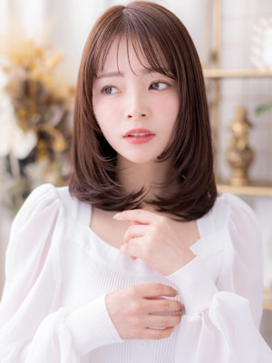 ツヤ感ダークアッシュバタフライレイヤーカットフレンチバングb
