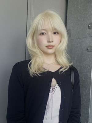 抜きっぱなしブロンド　blonde hair