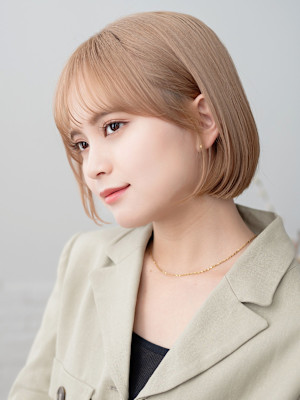 透明感ブロンド・ミニボブ　
