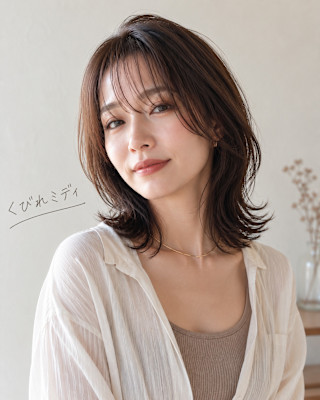 【30代】”大人の抜け感” くびれミディ