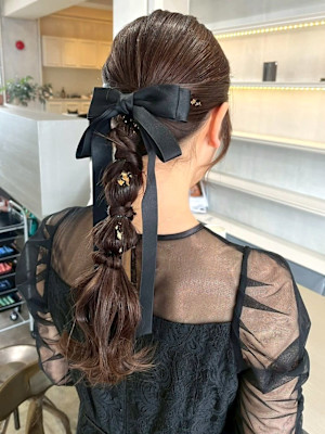 ポニーテール ヘアセット 結婚式アレンジ 編み下ろし 20代