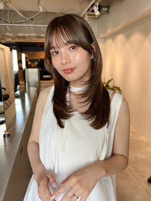 小顔見え顔周りレイヤー×ミディ