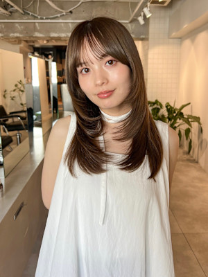 小顔見え顔周りレイヤー×ミディ