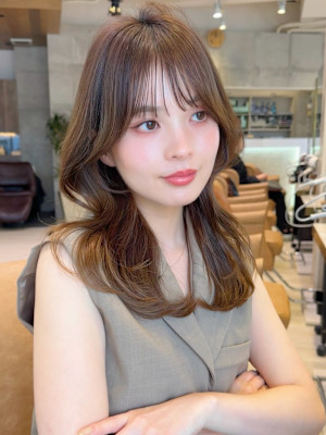 セミロング30代40代ストレートレイヤー前髪なし前髪あり表参
