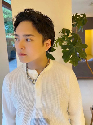 アップバングで男を上げよう