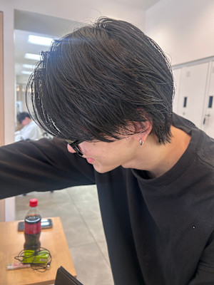 センターパートウルフ