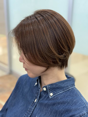 凛とした横顔を叶える大人ショートボブ