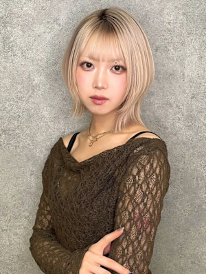 ハイトーン ブリーチ ブロンドベージュ ウルフカット ボブ