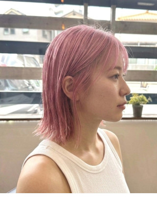やわらかピンクの抜け感ボブ