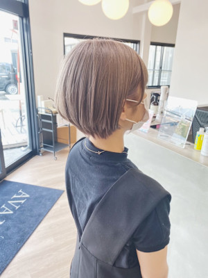 30代大人ショートボブ×ミルクティーベージュ×ピンクベージュ