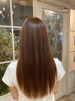 大人女性のストレートスタイル2026柔らかい質感の縮毛矯正