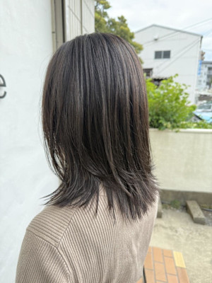 オリーブグレージュ