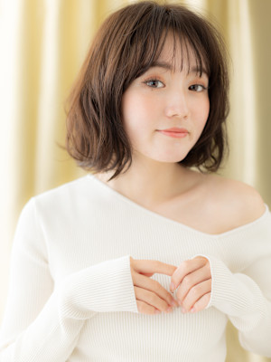 グレージュブラウン大人かわいいゆるふわボブパーマ30代40代