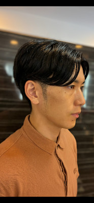 センターパートスタイル