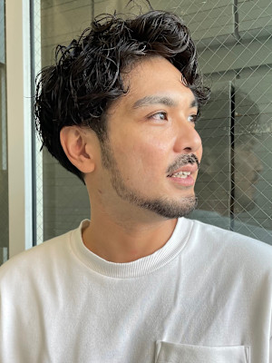 ツーブロックセンターパート