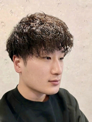 波巻きスタイル　波巻きパーマメンズショート