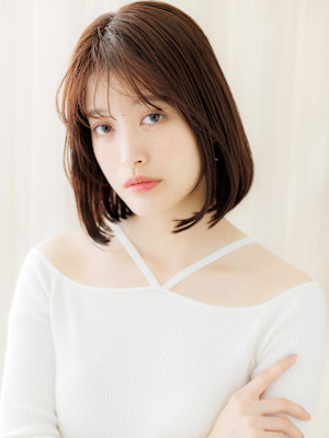 グレージュブラウンウェットヘア小顔前下がりボブ30代40代