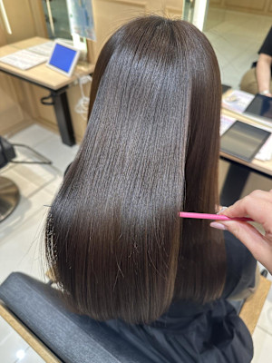 【伊勢原】イルミナカラー+髪質改善で叶える透明感オリーブ