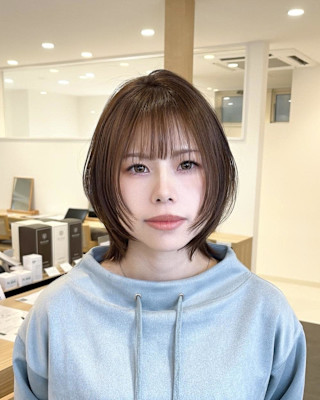 顔まわり1mmで印象は変わる。計算された美シルエット