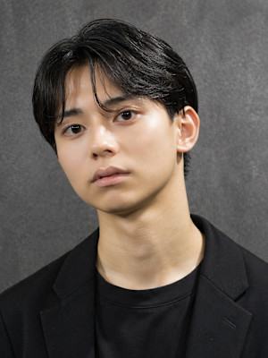 ニュアンスパーマ×フェザーパーマ×センターパート×men's
