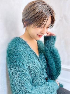 毛先の抜け感が可愛い王道ショートヘア