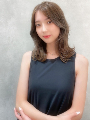 20代人気スタイル！くびれミディアム
