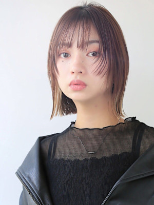 顔まわりレイヤーボブ