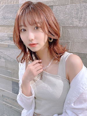 [20代30代40代人気]大人可愛い小顔くびれミディアム