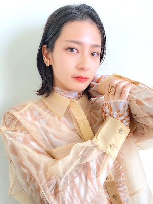 暗髪くびれヘアがおしゃれ派に人気