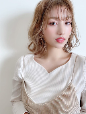 大人可愛い20代30代40代小顔ワンサイドミディアムボブ