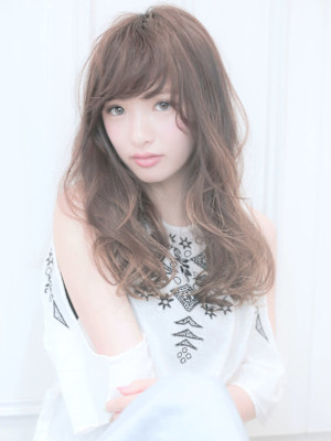 20代に人気のフレンチガーリースタイル