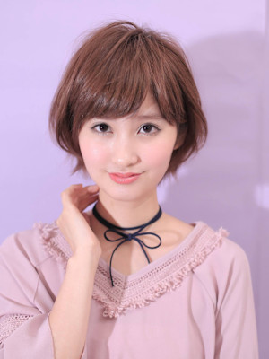 大人可愛いふんわりショート