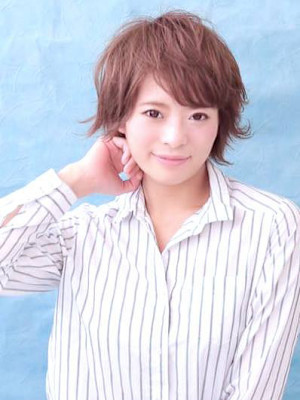 大人可愛い小顔うぶバングショート