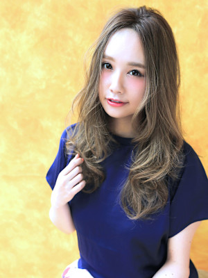 小顔に見せる☆センターパートロング
