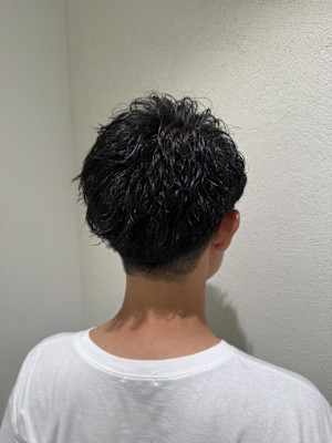 メンズショート　強めカール