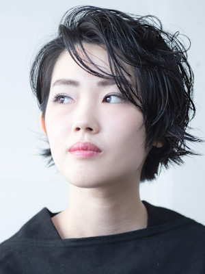 黒髪を生かしたウェットスタイリング