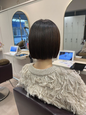 ミニボブ×大人ボブ×切りっぱなしボブ×前髪あり×20代×横浜