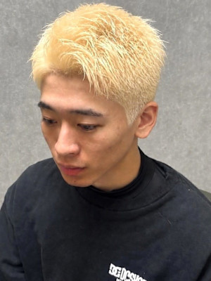 ホワイトベージュ ハイトーン ブリーチ ショート 20代