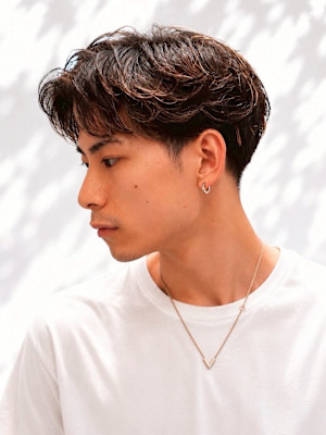 フェザーショートスタイル