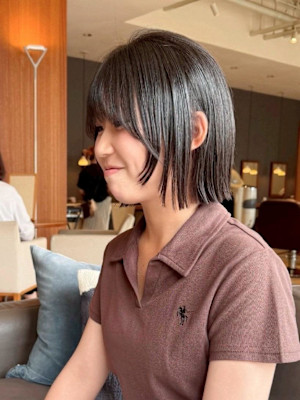 顔まわりレイヤーボブ