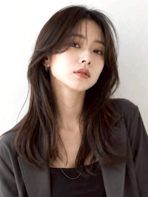 ロングレイヤー 韓国ヘア 20代 レイヤー 顔周りカット