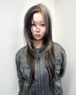 セクションカラー　デザインカラー　ケアブリーチカラー　ウルフ