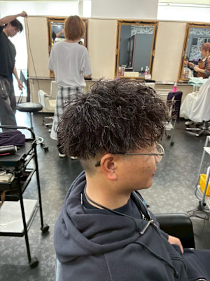 ツイストスパイラルパーマ　メンズ波うちパーマ　シャドウパーマ