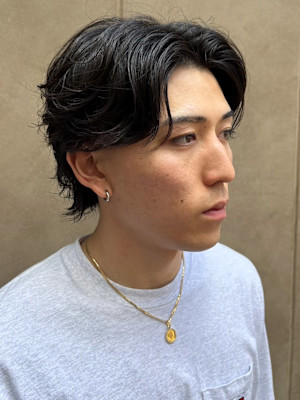ウルフカット センターパート カルマヘア ニュアンス 黒髪