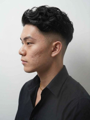 【パーマ×スキンフェード】男の色気を引き出す無造作ヘア