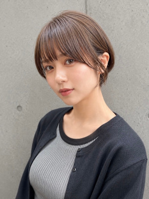 透明感くびれショート