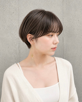 くびれ大人ショート