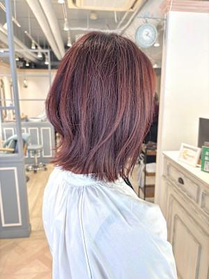 肩につく縛れる長さのソトハネくびれヘアーカシスブラウン赤羽