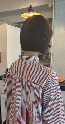 大人上品ミニボブ×肌を魅せるヘーゼルベージュ